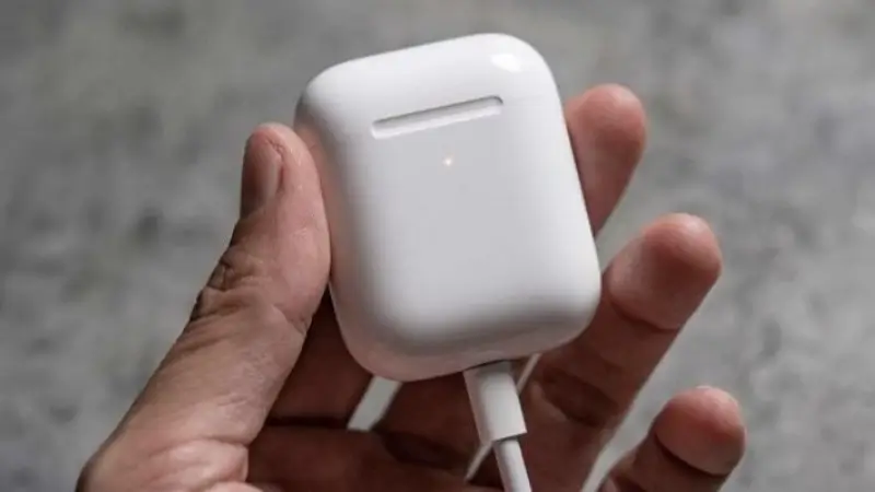 Tìm hiểu cách khắc phục khi sạc Airpod đèn không sáng